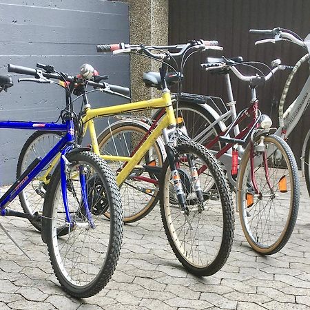 Living At Saarpartments -Adults Only- 2 Bedroom, Netflix - Business & Holiday Apartments For Long- And Short Term Stay, 3 Min To Train Station, Secure E-Bike Parking! Saarbrücken Exteriér fotografie