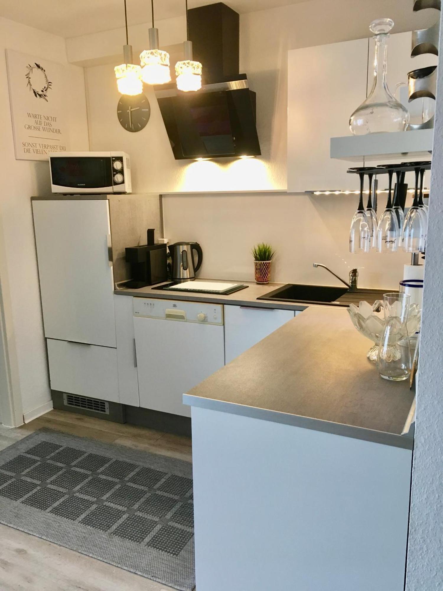 Living At Saarpartments -Adults Only- 2 Bedroom, Netflix - Business & Holiday Apartments For Long- And Short Term Stay, 3 Min To Train Station, Secure E-Bike Parking! Saarbrücken Exteriér fotografie
